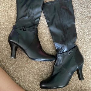 Kenneth Cole reaction black heel boots